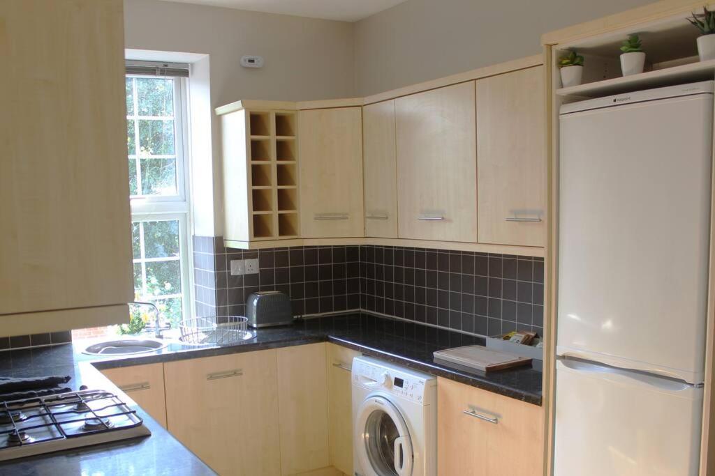 City Centre Riverside Apartment Winchester Extérieur photo